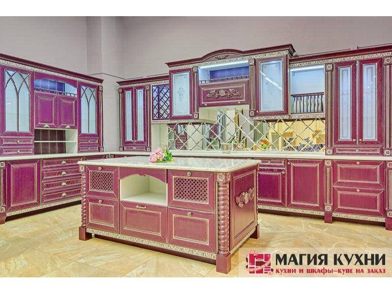 красная стильная кухня luxury в Пскове